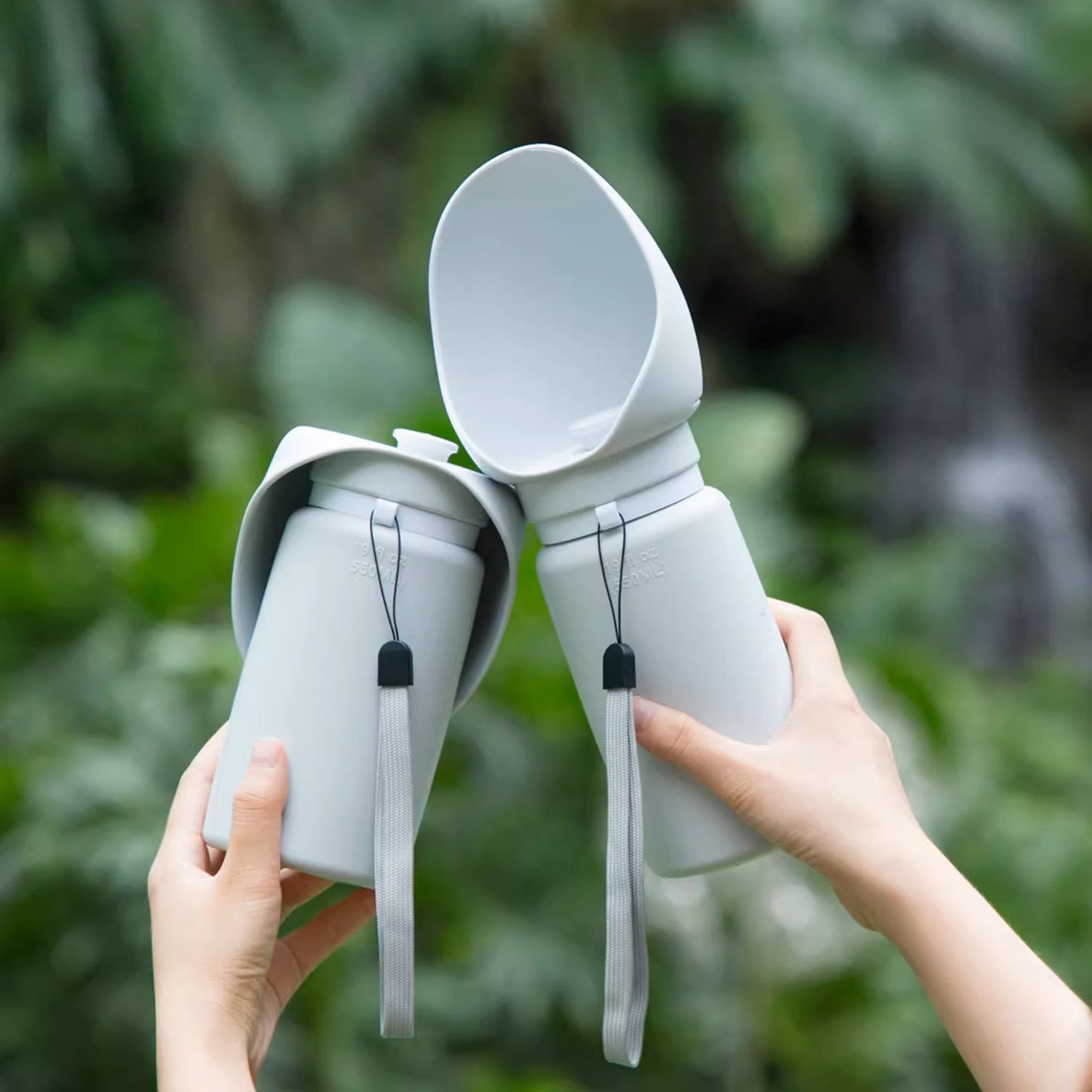 Portable Collapsible Pet Water Bottle by Milou & Lumi