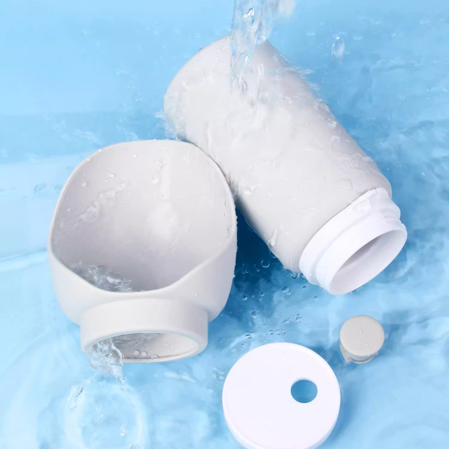 Portable Collapsible Pet Water Bottle by Milou & Lumi